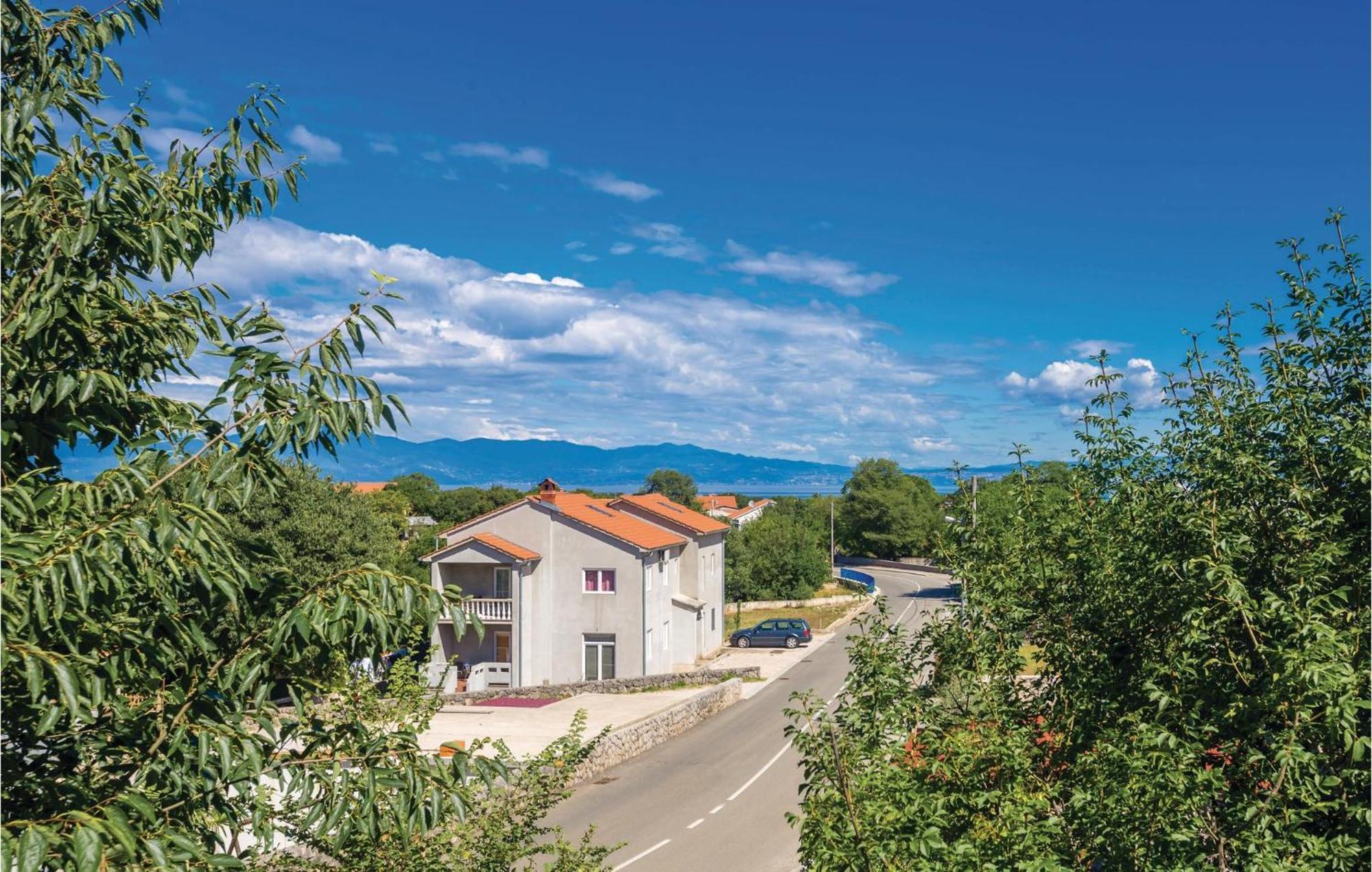 Cozy Apartment In Malinska Dubasnica With Wifi Zewnętrze zdjęcie